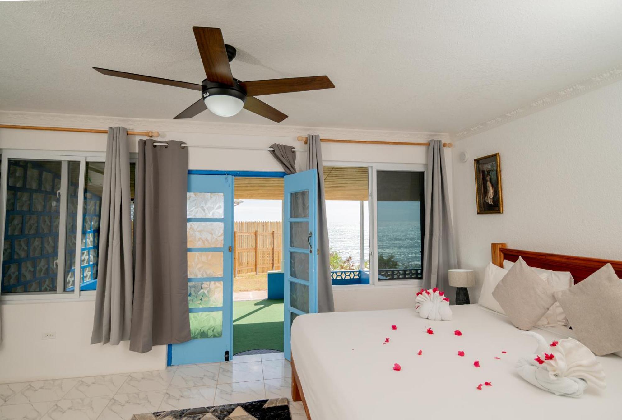 Beyond Sunset Resort & Villas Treasure Beach Esterno foto