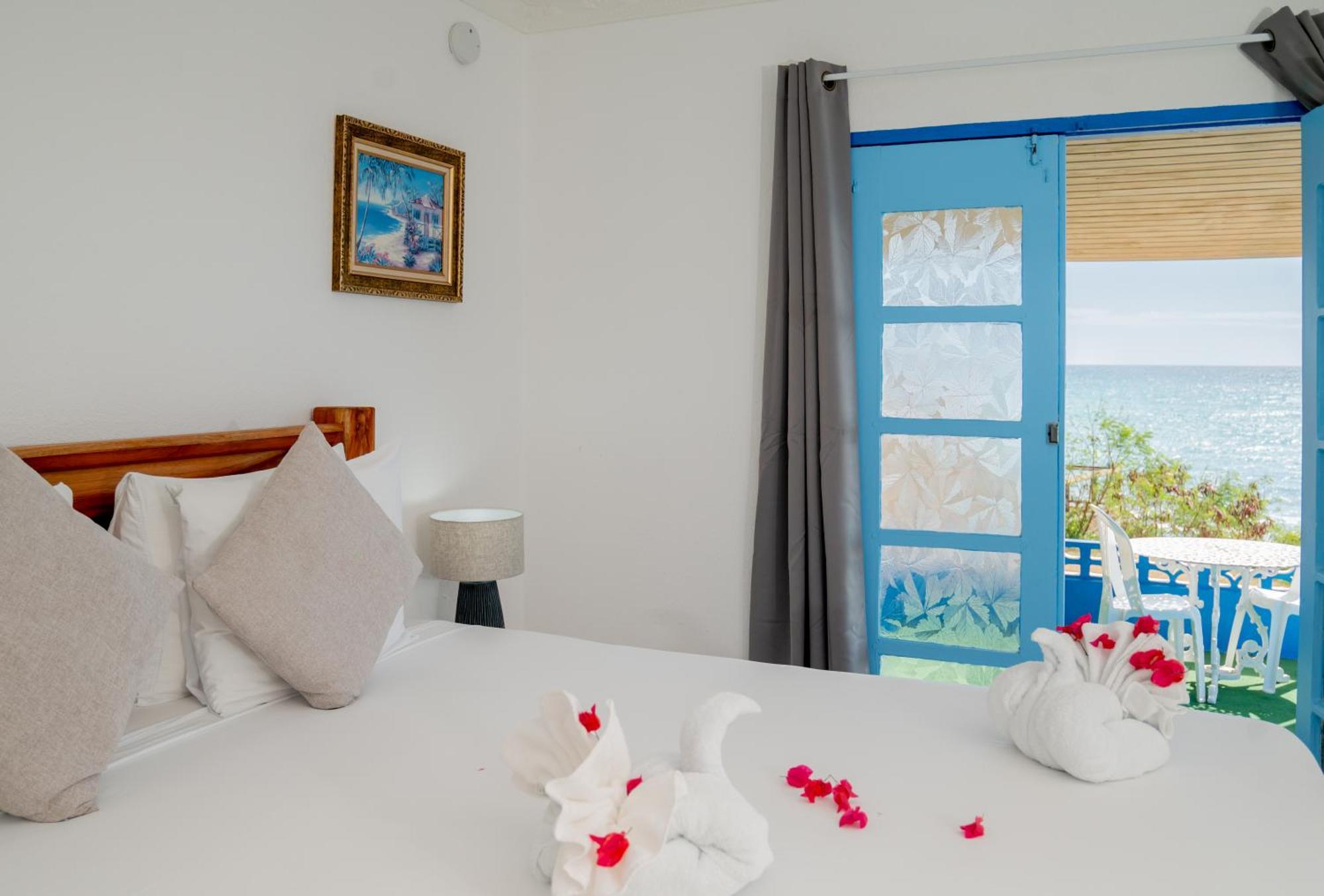 Beyond Sunset Resort & Villas Treasure Beach Esterno foto