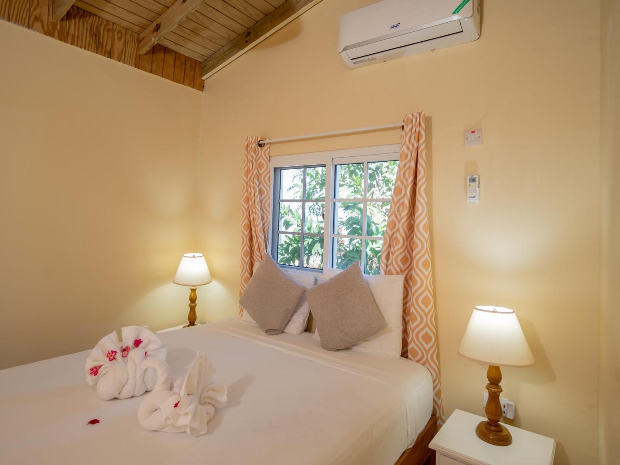 Beyond Sunset Resort & Villas Treasure Beach Esterno foto