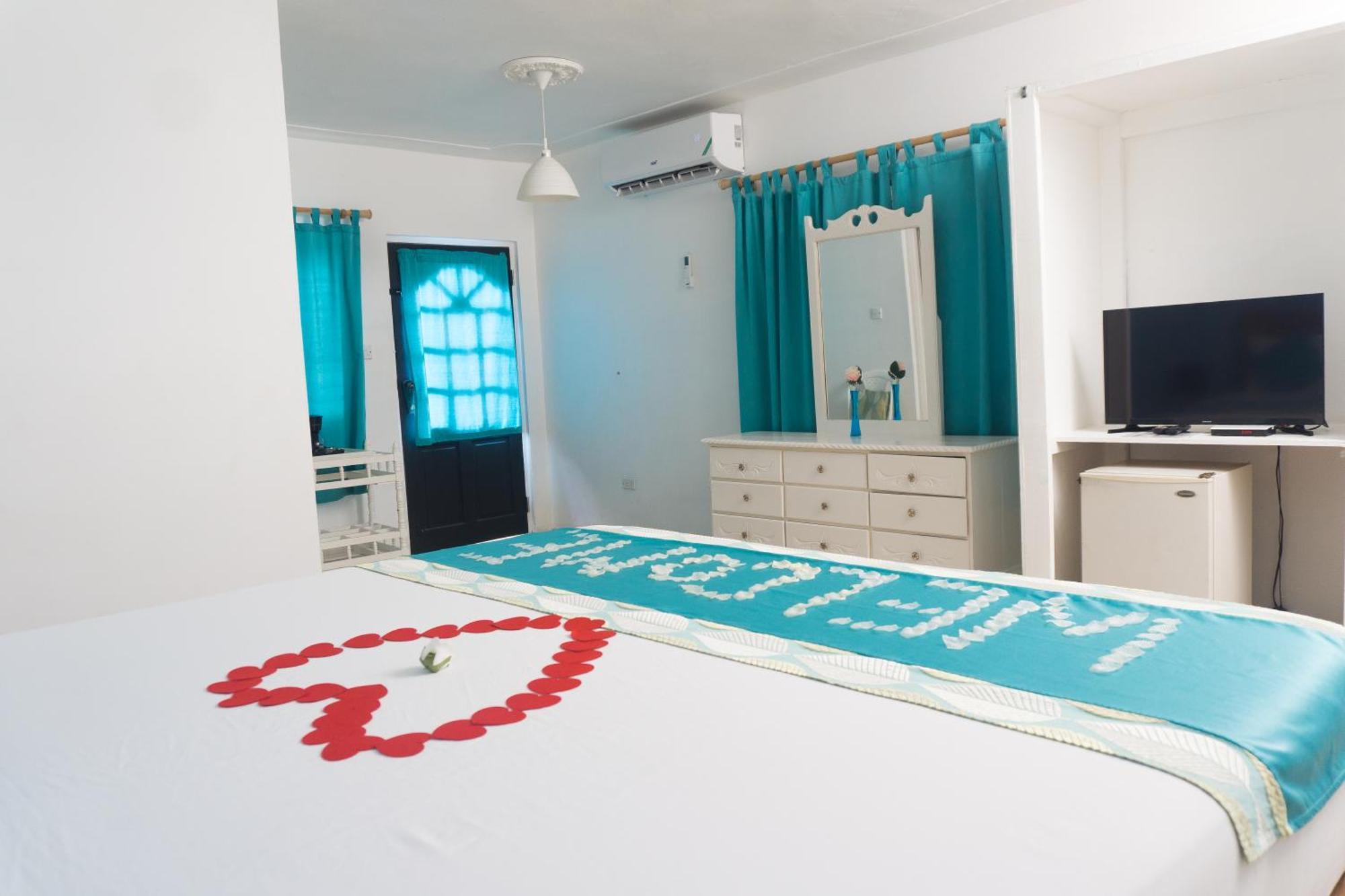 Beyond Sunset Resort & Villas Treasure Beach Esterno foto