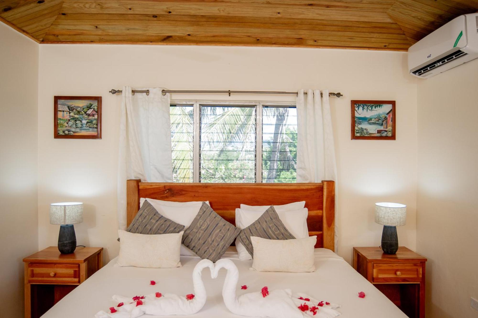 Beyond Sunset Resort & Villas Treasure Beach Esterno foto