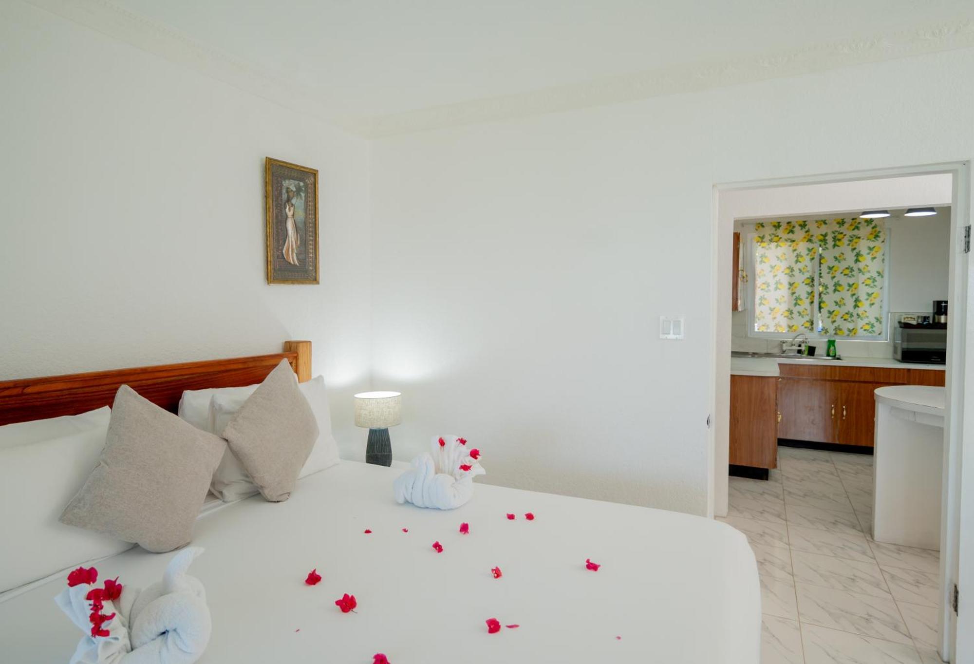 Beyond Sunset Resort & Villas Treasure Beach Esterno foto